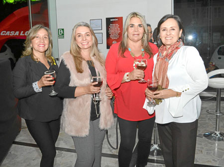 Beatriz Rivera Muñoz, Ángela Osorio Calero, Martha Tirado Aristizábal y Patricia del Pilar Ruiz Vera.
