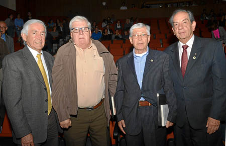 Gustavo Alberto Cortés Aristizábal, arquitecto; Guillermo Echeverri Trujillo y José Alirio Hidalgo Hidalgo, administradores de e