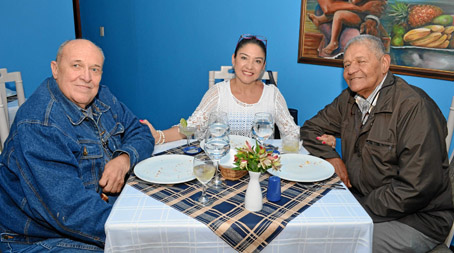 José Ignacio Villegas Arango, Nelcy Camacho Londoño y Óscar López Romero cenaron en el restaurante Las Redes.