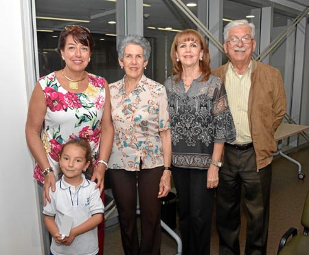 Lucila Botero Álvarez, Amparo Botero Álvarez, Martha Botero de Villegas, Germán Villegas Naranjo y Alicia García Villegas.