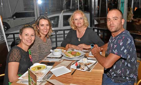 Natalia Gómez Castaño, Daniela Zuluaga Gaviria, Adriana Sofía Gaviria Botero y Alejandro Zuluaga Botero, celebraron en el restau