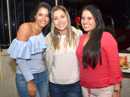 Tatiana Arango Vásquez, Leidy Zuluaga Hernández y Yenny Amaya Muñoz se encontraron en el restaurante La Azotea Rooftop.
