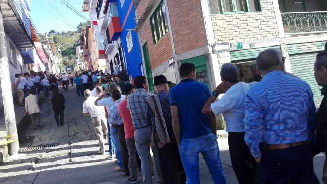 En Manzanares madrugaron a votar