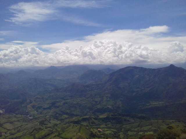 Parapente en El Tambor de La Merced (Caldas)