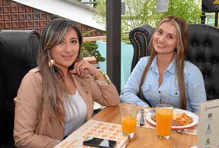 July Vanessa Gallego Castro le celebró el cumpleaños a su prima Jenniffer Trujillo Castro en un almuerzo en el restaurante El Da