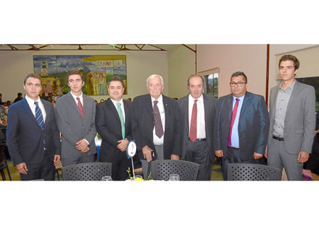 Julián Henao Robledo; Andrés Henao Robledo; John Jairo Patiño Cuervo, gerente de Investigación y Desarrollo de Súper de Alimento