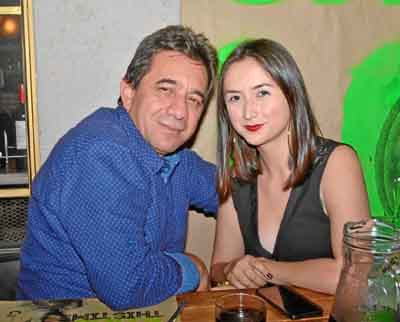 Carlos Guillermo Aristizábal Rodríguez le celebró el cumpleaños a Juanita Ríos Cuervo con una comida en el restaurante Cortesana
