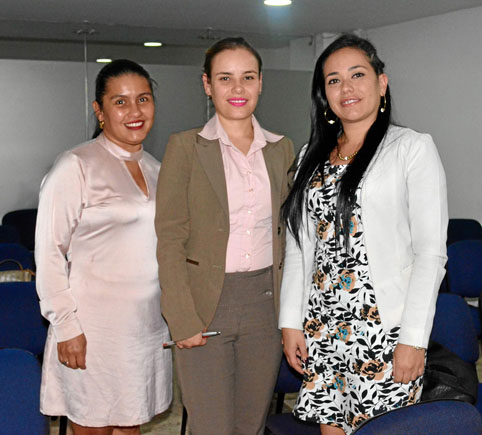 Ana Milena Navarrete Gallego, Jennifer Corrales González y Katherine Torres Osorio.