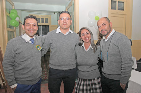 Entre los egresados y profesores de la promoción de 1989 aparecen: Francisco Arturo Vallejo, Robinson Acevedo Vergara, María Eug