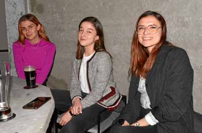 Ana María Cardona Gómez, Laura Montoya Henao y Andrea Sánchez Osorio se reunieron en una comida en el Café Pepe.