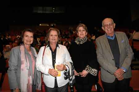 Ruby Jaramillo Botero, Elvira Escobar de Restrepo, María Ruby Aristizábal Gómez y José Jaramillo Mejía, miembros de la junta dir