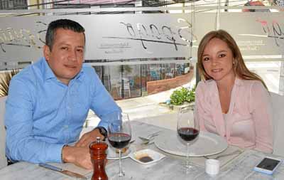 Éider Galvis Villa y Paula Hoyos Giraldo, del BBVA, se reunieron en el restaurante Spago.