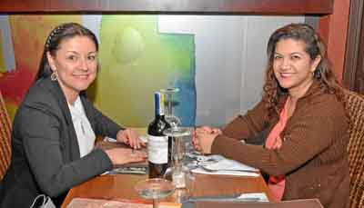 En el restaurante Eñe se reunieron Claudia Marcela Jaramillo y Gloria Patricia Castillo Ossa.