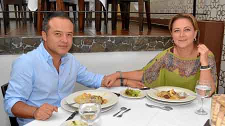 Germán Andrés Rincón Rodríguez y su esposa, Marcela Montaño Cuartas, se reunieron en un almuerzo en el restaurante Vino y Pimien