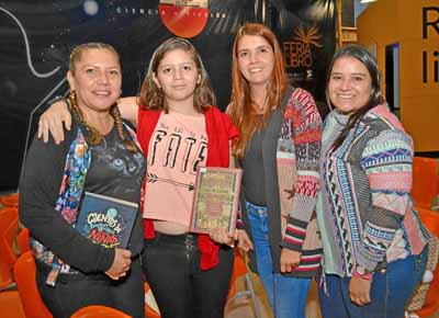 María Fernanda Muñoz, Isabella Delgado Muñoz, Sandra Segura Sierra y Lorena Tabares López.