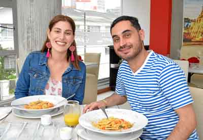 En el restaurante Spago compartieron Luz Esmeralda Ariza Soto y Giovanny Presti.