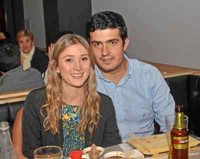 Valeria Aponte Rincón celebró con su novio, Felipe Arango Castro, en una comida en el restaurante Keisaki. 