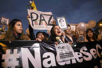 Los familiares de los periodistas secuestrados en Ecuador y asesinados en Colombia siguen pidiendo verdad.