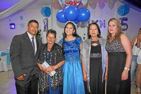 José Hever Grisales Martínez, María Ofelia Martínez de Grisales, Evelyn Grisales Botero, Olga Rivillas López y Gloria Patricia B