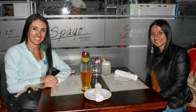 Natalia García López y Geraldine Ríos Múnera celebraron en una comida en el restaurante Spago la graduación de Geraldine como Es