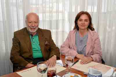 José Ferney Paz Quintero le celebró el cumpleaños a Claudia Valencia García con un almuerzo en el restaurante A la leña