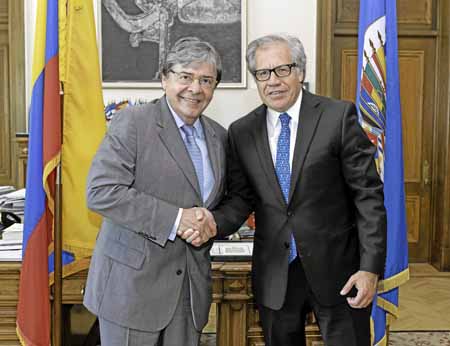 Carlos Holmes Trujillo, ministro de Relaciones Exteriores, acompañará al secretario general de la OEA, Luis Almagro, a la fronte