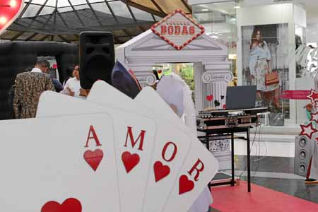 En el centro comercial los clientes compartieron las actividades programadas para ellos.