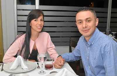 Elizabeth Arango Buitrago celebró el cumpleaños de Juan David Gómez Pulgarín en una comida en el restaurante Vino y Pimienta.