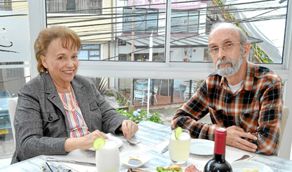 En el restaurante Spago almorzaron Stella de Vargas y Flavio Vargas Medina.