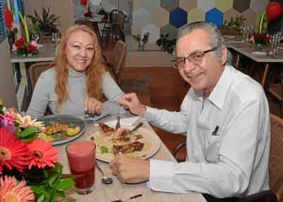 En el restaurante L’Atelier se reunieron Martha Lucía Betancourt Franco y Rubén Darío Sepúlveda Gallego.