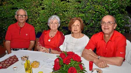 Alfonso Uribe Jaramillo, María Helena Rivera de Uribe, Laura Eugenia Valencia de Arango y Hernando Arango Monedero.