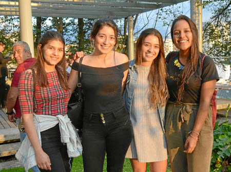 Valeria Castro Vargas, Laura Sofía Ordóñez Vallejo, María Fernanda Idárraga Zuluaga y Natalia Valencia García.