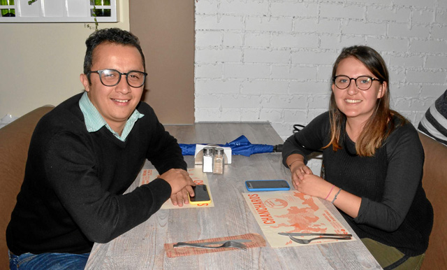 En el restaurante Cháncharos se reunieron Darío Arenas Villegas y María José Cuervo Ballesteros.
