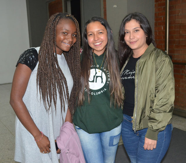 Tatiana Zapata Carvajal, Laura Valentina Cárdenas Ramírez y Angie Basante Montenegro.