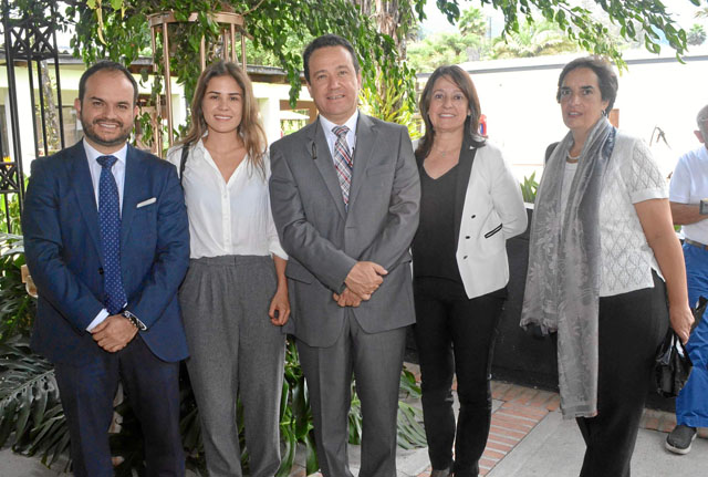 Andrés Mauricio Grisales, gerente de Infimanizales; Valentina Vallejo Arango, directora ejecutiva el Comité Intergremial de Cald