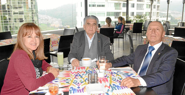 Mariana Jiménez Buitrago, Fernando Rodríguez Muñoz y José Rubiel López Montes se reunieron en la sede El Cable del Club Manizale