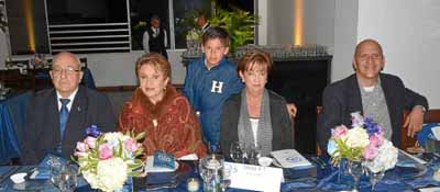 Jair Giraldo González, Beatriz Santacoloma de Giraldo, Martín Escobar Giraldo, Clemencia Villegas de Botero y Santiago Giraldo S