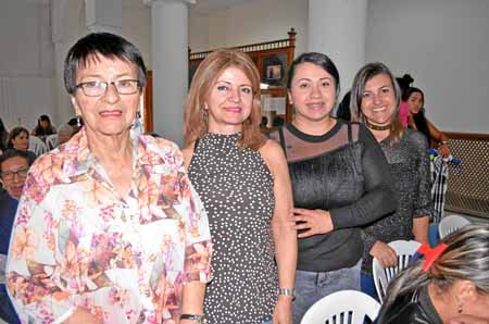 Ligia Farfán de García, María del Socorro García, Eliana Sánchez García y Johana Zamorano García.