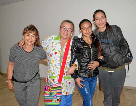 Gloria Moncada, Patricia Quitián, Valentina Márquez Giraldo y Wendy Contreras Sánchez.