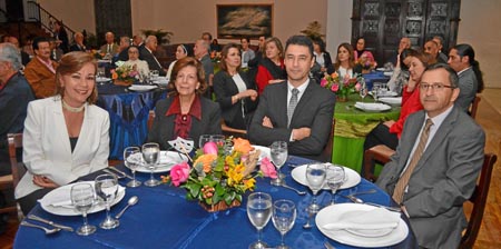 Olga Clemencia García Hoyos Marina Benavides Vargas, Álvaro Gaitán Bustamante y Carlos Manuel Llano Alzate.
