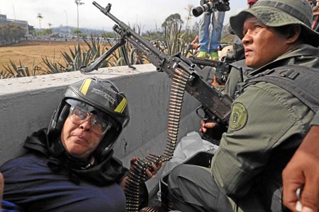 Las Fuerzas Armadas siguen leales a Maduro. 