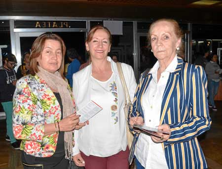 Aleyda Cardona Aristizábal, María Constanza González Ospina y Nelly Ospina de González.