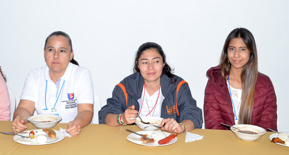 Adriana María Zuluaga Monsalve, Elena Patricia Correal Arboleda y Geraldine Santa Acosta.