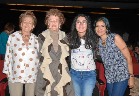 Raquel Sierra Botero, Ester Sierra Botero, Shara Bueno Ramírez y Ángela Acero.