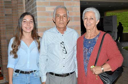 Juliana García Valencia, Luis Fernando García Londoño y Adiela Escobar de Vargas.