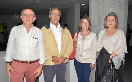 Álvaro Uribe Mejía, Roberto Vélez Uribe, Ana Victoria Sánchez Arango y Luz María Calderón Uribe.