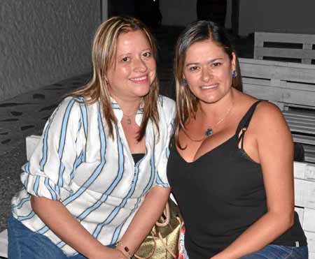 Las amigas Paula Zuluaga Dávila y Sandra Milena Trujillo Echeverry se encontraron para comer en el restaurante Solario. 