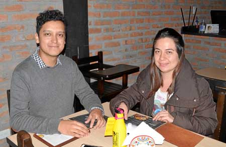 En el restaurante Chavita se citaron los novios Héctor Miguel López Castrillón y Rosa María Caicedo Bohórquez. 