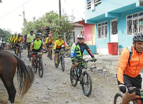 Ciclistas en Palenques