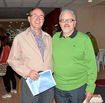 Los escritores Philip Potdevin y Orlando Mejía Rivera. 